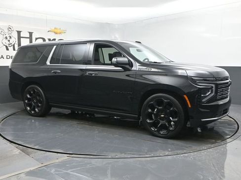 New 2025 Chevrolet Suburban High Country image 6