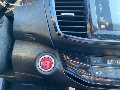 Used 2017 Honda Accord EX image 22