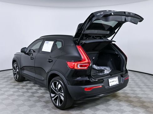 Certified 2023 Volvo XC40 B4 Plus w/ Driver Assist Package FWD image 34