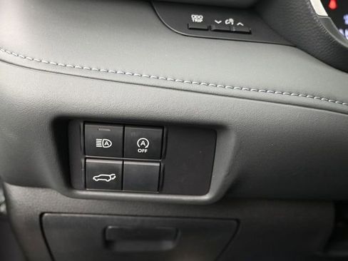 Used 2024 Toyota Highlander XLE image 19