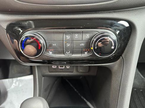 Used 2022 Buick Encore GX Preferred w/ Cold Weather Comfort Package image 19