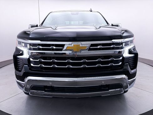 Used 2023 Chevrolet Silverado 1500 LTZ w/ LTZ Premium Package AWD/4WD image 13