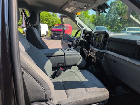 Used 2022 Ford F150 XLT w/ XTR Package AWD/4WD image 16