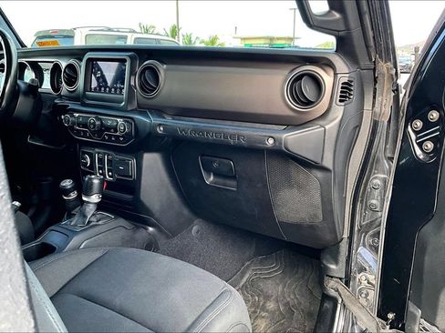 Used 2021 Jeep Wrangler Sport AWD/4WD image 16
