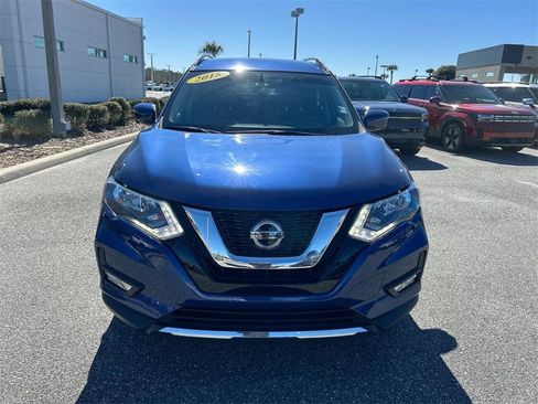 Used 2018 Nissan Rogue SV w/ Premium Package image 3