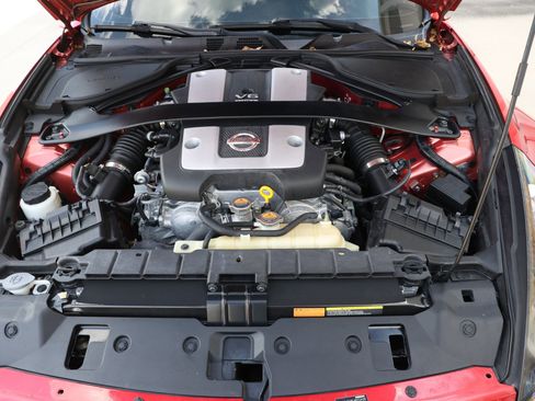 Used 2020 Nissan 370Z Coupe image 22