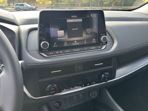 New 2026 Nissan Rogue SV FWD image 24