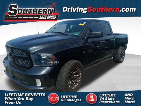 Used 2018 RAM 1500 Express w/ Black Ram 1500 Express Group RWD image 1