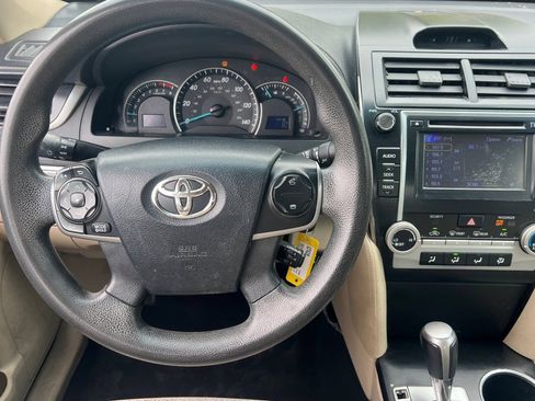 Used 2013 Toyota Camry LE FWD image 14