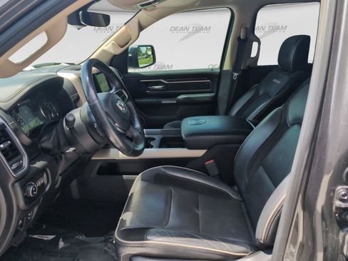 Used 2019 RAM 1500 Laramie AWD/4WD image 12