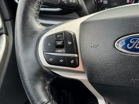 Used 2022 Ford Explorer XLT w/ Equipment Group 202A image 24