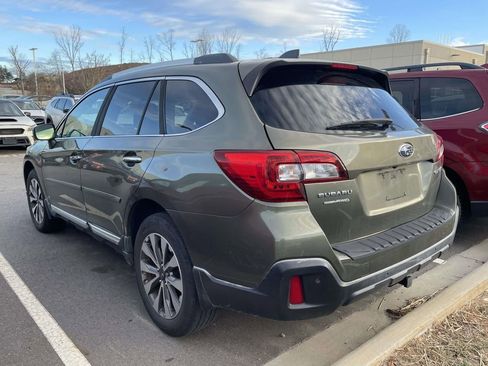 Used 2018 Subaru Outback 2.5i Touring image 3