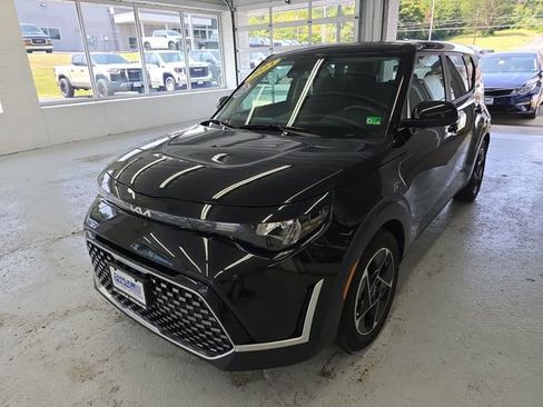 Certified 2023 Kia Soul EX image 9