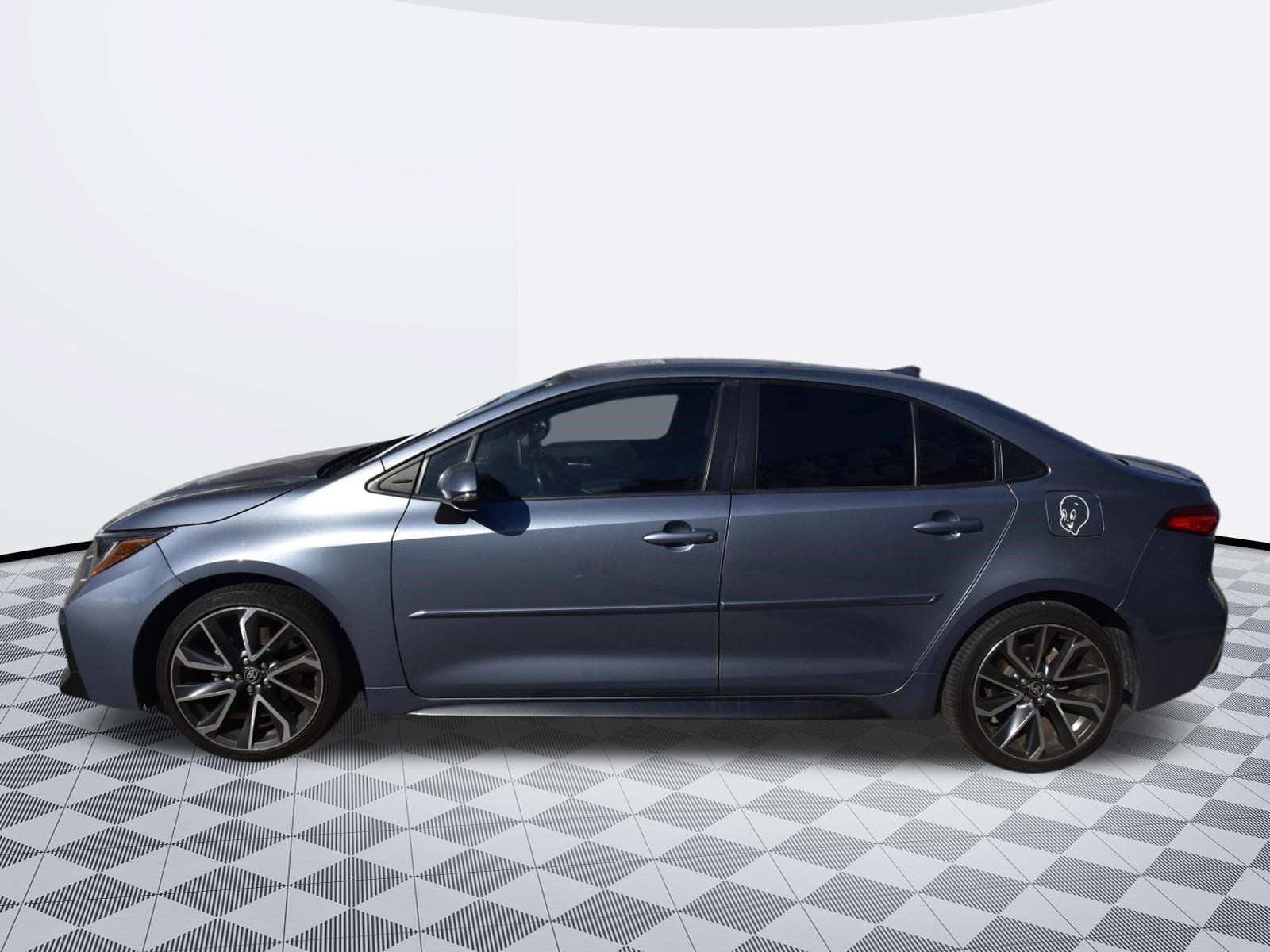 Used 2021 Toyota Corolla SE w/ Carpet Mat Package (TMS) FWD image 4