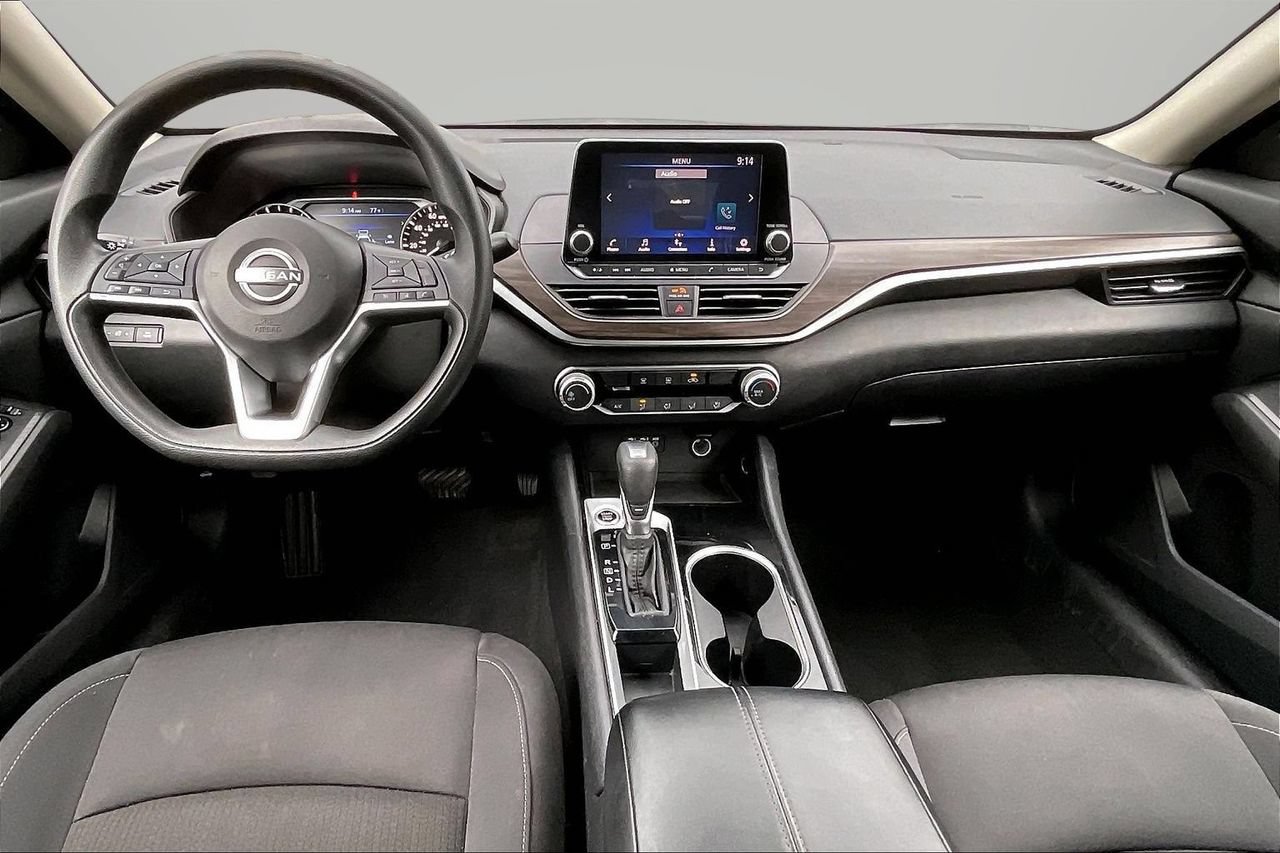 Used 2024 Nissan Altima 2.5 SV FWD image 14