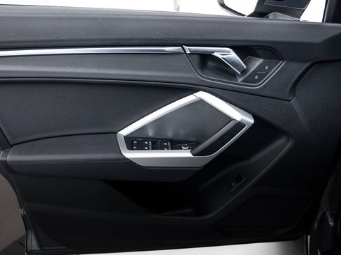 Used 2020 Audi Q3 2.0T Premium w/ Convenience Package image 11