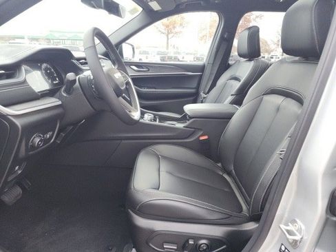 New 2025 Jeep Grand Cherokee L Limited image 21