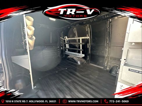 Used 2018 Chevrolet Express 2500 w/ Driver Convenience Package RWD image 12