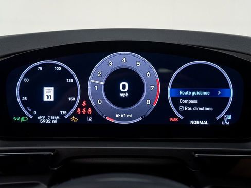 Used 2025 Porsche Cayenne image 23