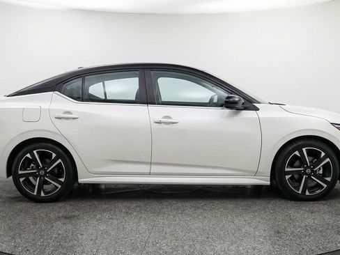 Used 2025 Nissan Sentra SV image 9