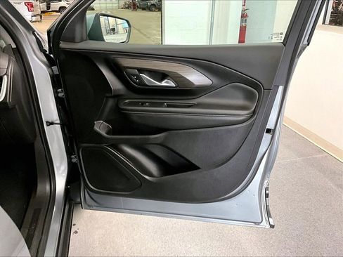 Used 2024 GMC Terrain SLE AWD/4WD image 12