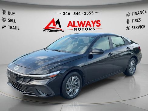Used 2024 Hyundai Elantra Blue FWD image 1