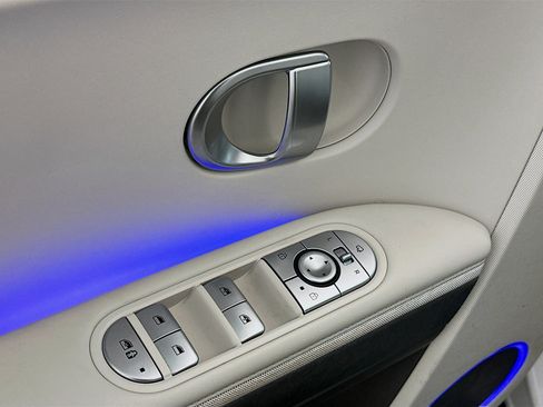 Used 2023 Hyundai Ioniq 5 SEL image 15