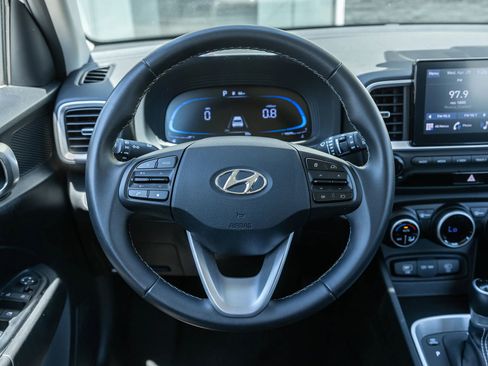 Used 2025 Hyundai Venue SEL FWD image 28