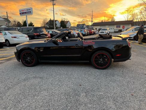 Used 2010 Ford Mustang GT Premium image 20