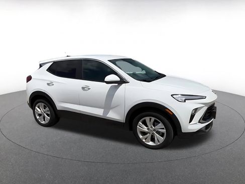 Used 2025 Buick Encore GX Preferred FWD image 2