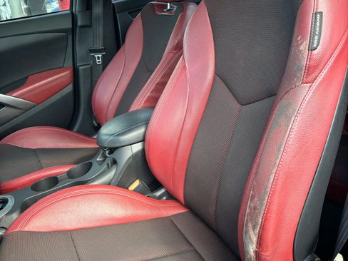 Used 2016 Hyundai Veloster w/ Option Group 02 image 7