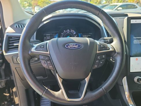 Used 2023 Ford Edge Titanium image 13