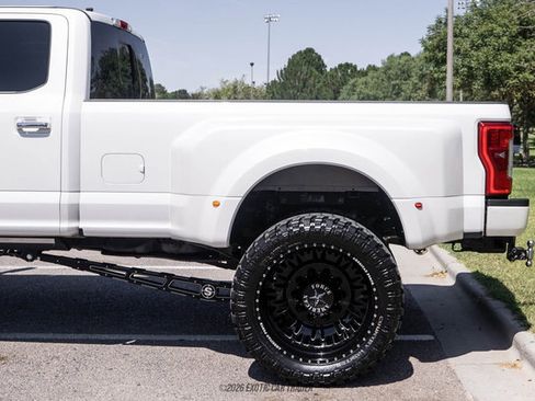 Used 2017 Ford F450 Platinum w/ Platinum Ultimate Package AWD/4WD image 3