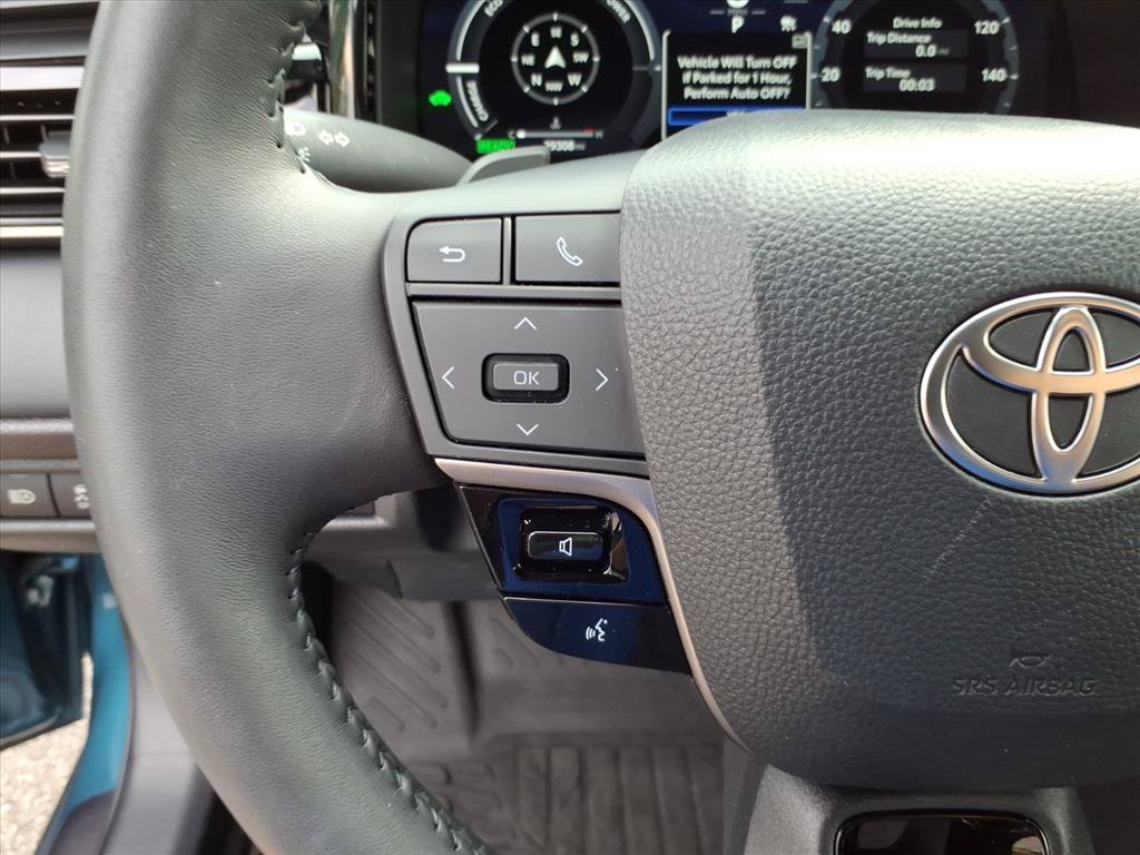 Used 2025 Toyota Camry XSE FWD image 31