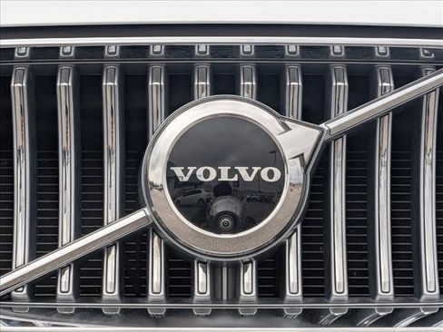 Used 2024 Volvo XC90 T8 Plus image 23