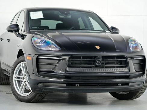 Used 2024 Porsche Macan image 4