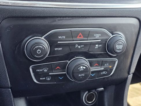 Used 2018 Dodge Charger R/T image 27