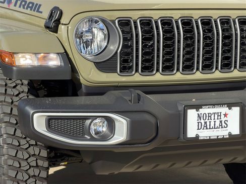 New 2025 Jeep Gladiator Sport image 7