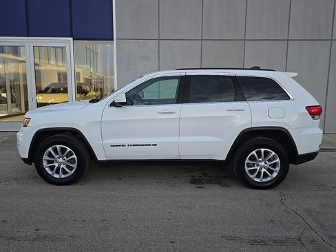Used 2022 Jeep Grand Cherokee Laredo E image 3