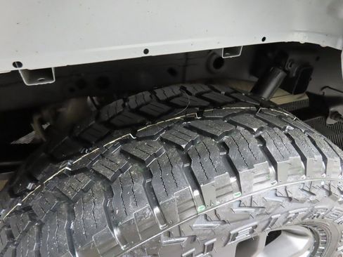 Used 2023 Ford F150 Lariat w/ Equipment Group 502A High image 39