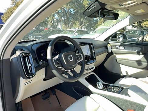New 2026 Volvo XC40 B5 Ultra w/ Climate Package AWD/4WD image 12