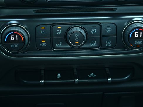 Used 2018 Chevrolet Silverado 1500 LT w/ All Star Edition image 13