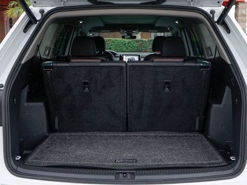 Used 2025 Volkswagen Atlas Peak Edition SE image 8