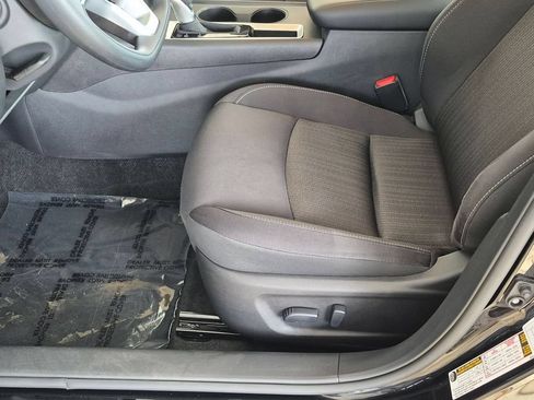 Used 2025 Nissan Altima 2.5 SV FWD image 19