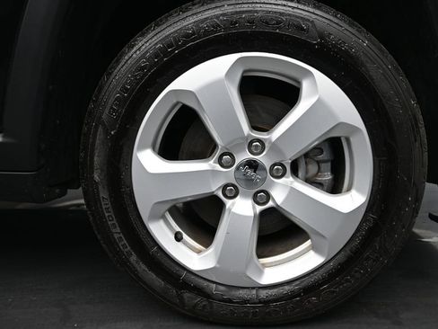 Used 2019 Jeep Compass Latitude AWD/4WD image 10