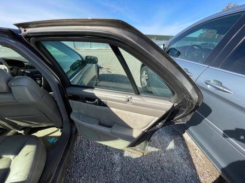 Used 1999 Cadillac Seville SLS w/ Personalization Pkg image 27