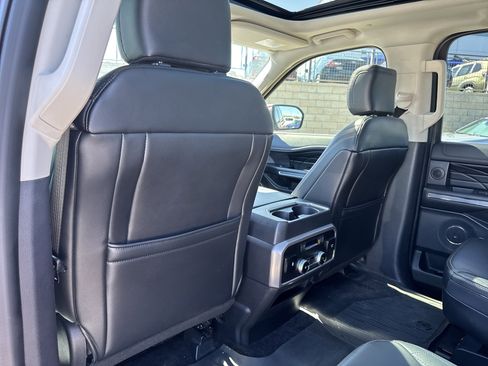 Used 2018 Ford Expedition Max Platinum image 26