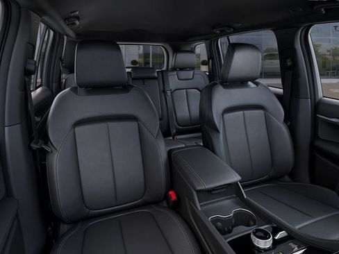 New 2026 Jeep Grand Cherokee Limited AWD/4WD image 16