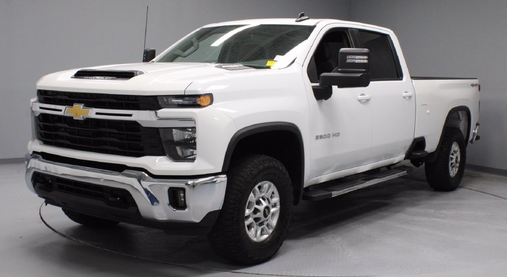 Used 2025 Chevrolet Silverado 2500 LT w/ Safety Package AWD/4WD image 7