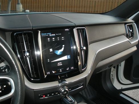 Used 2018 Volvo XC60 T6 Inscription w/ Advanced Package image 40